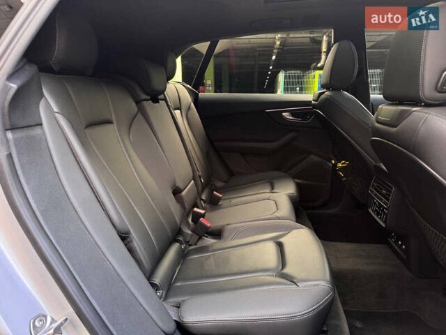 Серый Ауди Q8, объемом двигателя 3 л и пробегом 103 тыс. км за 46500 $, фото 23 на Automoto.ua