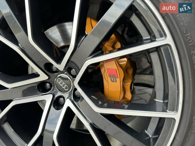 Серый Ауди Q8, объемом двигателя 2.97 л и пробегом 120 тыс. км за 75900 $, фото 11 на Automoto.ua