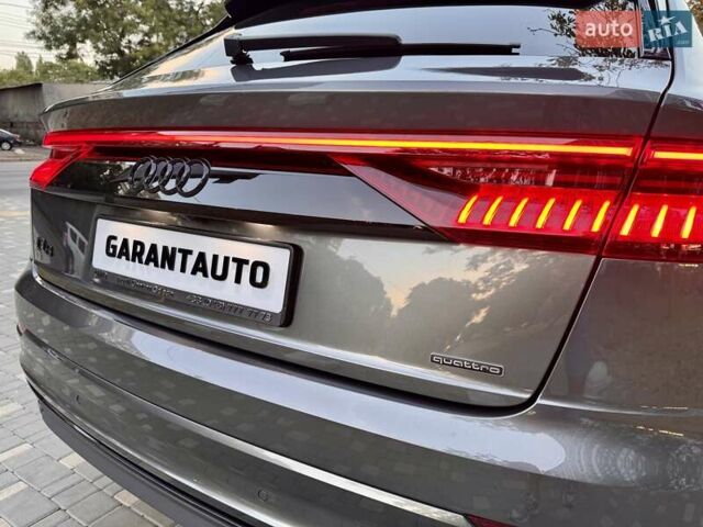 Серый Ауди Q8, объемом двигателя 3 л и пробегом 87 тыс. км за 49999 $, фото 94 на Automoto.ua