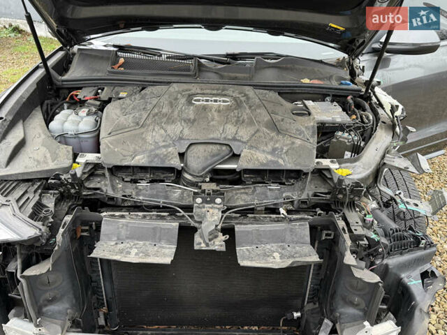 Сірий Ауді Q8, об'ємом двигуна 3 л та пробігом 84 тис. км за 34700 $, фото 21 на Automoto.ua