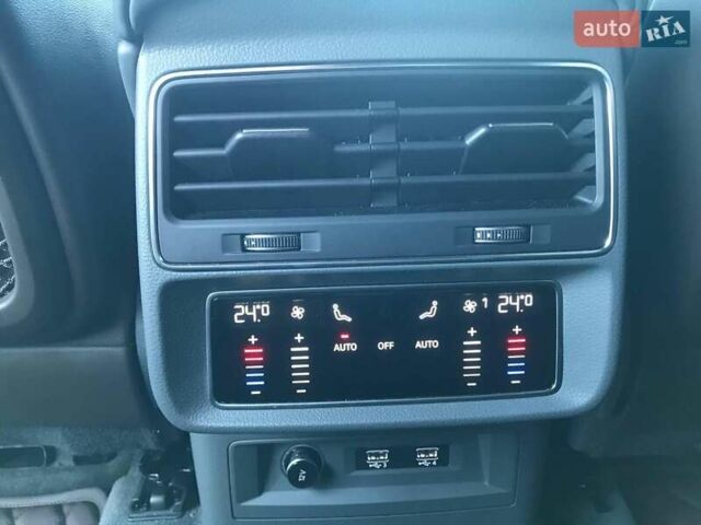 Сірий Ауді Q8, об'ємом двигуна 3 л та пробігом 141 тис. км за 63490 $, фото 5 на Automoto.ua