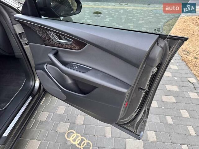 Серый Ауди Q8, объемом двигателя 3 л и пробегом 87 тыс. км за 49999 $, фото 92 на Automoto.ua
