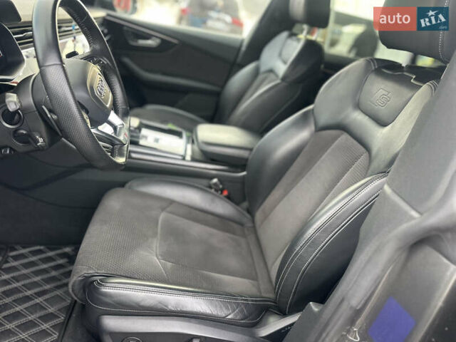 Сірий Ауді Q8, об'ємом двигуна 2.97 л та пробігом 130 тис. км за 65000 $, фото 7 на Automoto.ua