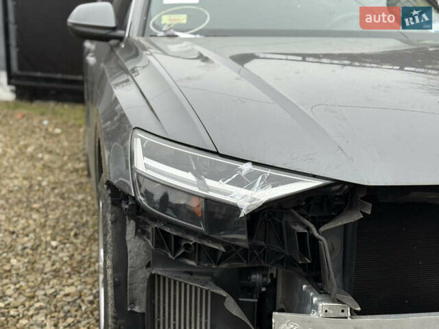 Сірий Ауді Q8, об'ємом двигуна 3 л та пробігом 84 тис. км за 34700 $, фото 5 на Automoto.ua