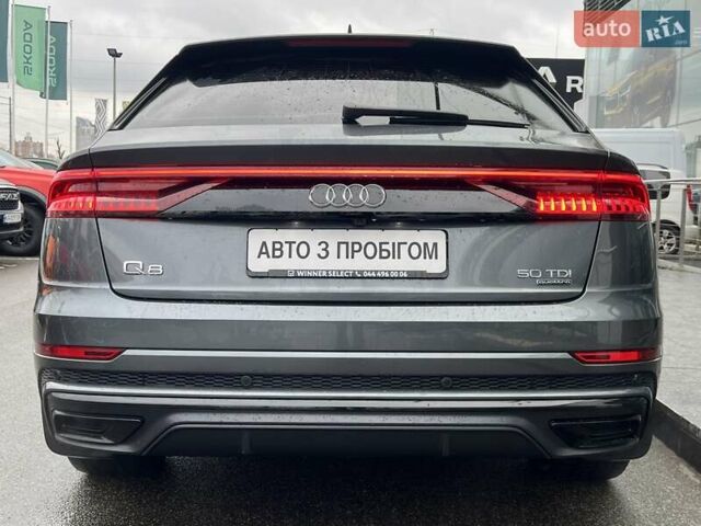 Сірий Ауді Q8, об'ємом двигуна 2.97 л та пробігом 78 тис. км за 65099 $, фото 5 на Automoto.ua