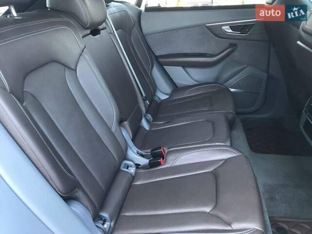 Сірий Ауді Q8, об'ємом двигуна 3 л та пробігом 141 тис. км за 63490 $, фото 10 на Automoto.ua
