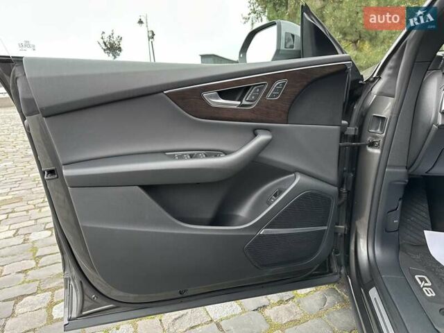 Серый Ауди Q8, объемом двигателя 3 л и пробегом 125 тыс. км за 48999 $, фото 86 на Automoto.ua
