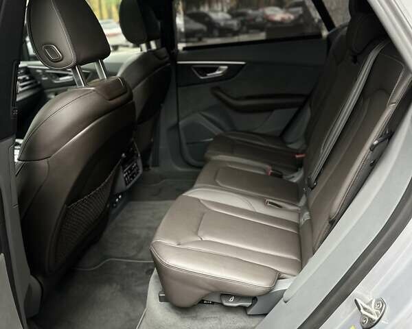 Ауди Q8 2019 в Киеве на Automoto.ua Серый Ауди Q8, объемом двигателя 3 л и пробегом 85 тыс. км за 62000 $, фото 49 на Automoto.ua
