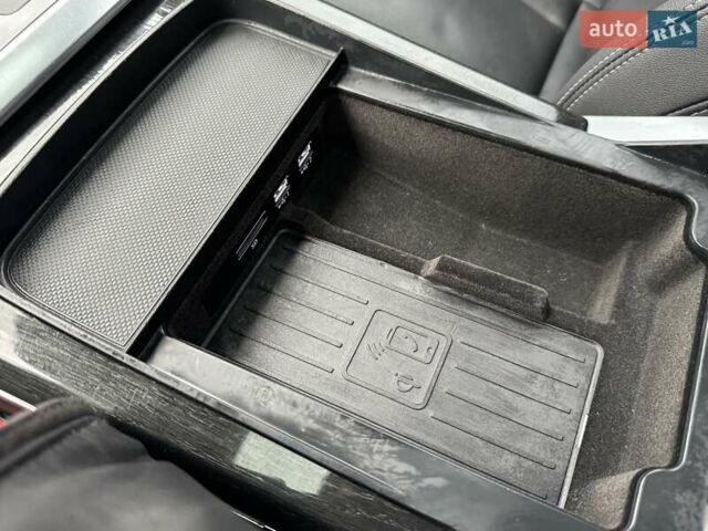 Серый Ауди Q8, объемом двигателя 3 л и пробегом 142 тыс. км за 44900 $, фото 4 на Automoto.ua