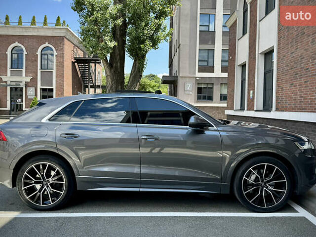 Сірий Ауді Q8, об'ємом двигуна 3 л та пробігом 140 тис. км за 54500 $, фото 22 на Automoto.ua