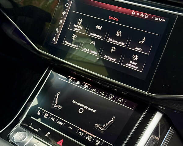 Сірий Ауді Q8, об'ємом двигуна 3 л та пробігом 64 тис. км за 54990 $, фото 32 на Automoto.ua