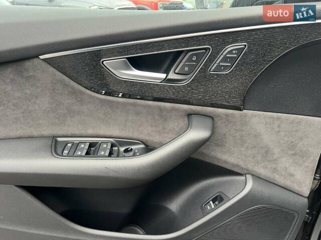 Сірий Ауді Q8, об'ємом двигуна 2.97 л та пробігом 78 тис. км за 65099 $, фото 44 на Automoto.ua