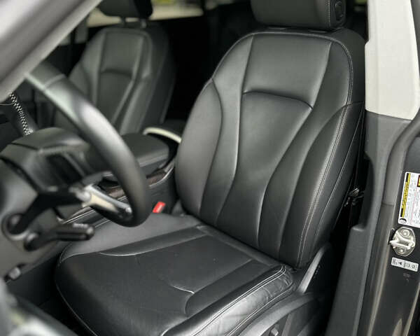 Серый Ауди Q8, объемом двигателя 3 л и пробегом 92 тыс. км за 55000 $, фото 28 на Automoto.ua