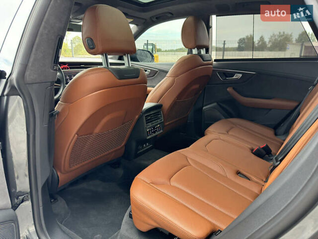 Серый Ауди Q8, объемом двигателя 2.97 л и пробегом 120 тыс. км за 75900 $, фото 5 на Automoto.ua