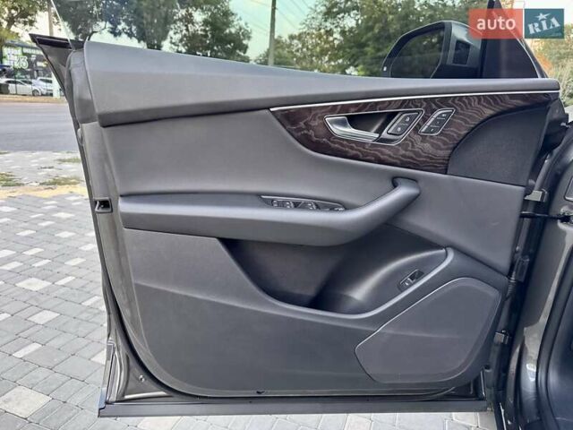 Серый Ауди Q8, объемом двигателя 3 л и пробегом 87 тыс. км за 49999 $, фото 84 на Automoto.ua