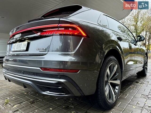 Ауді Q8 2019 у Дніпро (Дніпропетровську) на Automoto.ua Сірий Ауді Q8, об'ємом двигуна 2.97 л та пробігом 120 тис. км за 60500 $, фото 12 на Automoto.ua