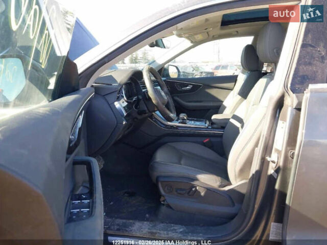 Сірий Ауді Q8, об'ємом двигуна 3 л та пробігом 64 тис. км за 54990 $, фото 44 на Automoto.ua