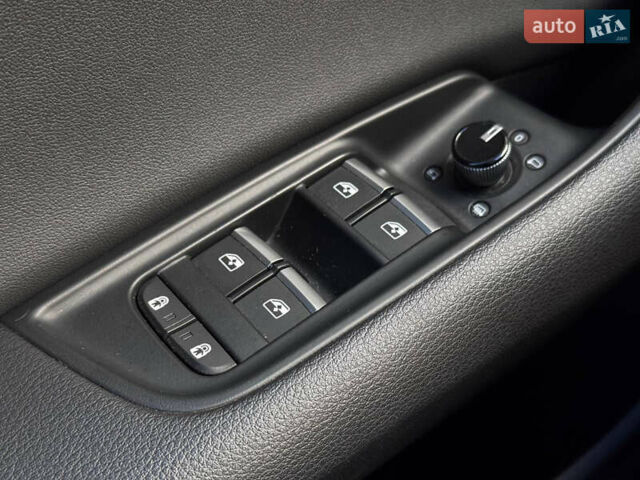 Серый Ауди Q8, объемом двигателя 3 л и пробегом 103 тыс. км за 46500 $, фото 34 на Automoto.ua