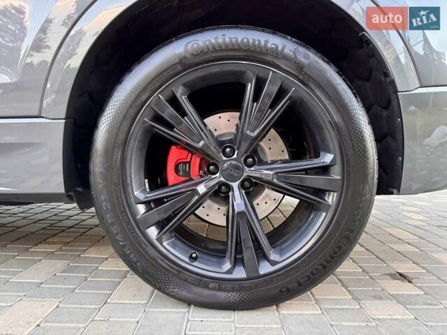 Серый Ауди Q8, объемом двигателя 3 л и пробегом 87 тыс. км за 49999 $, фото 95 на Automoto.ua