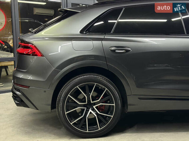 Серый Ауди Q8, объемом двигателя 3 л и пробегом 84 тыс. км за 53000 $, фото 15 на Automoto.ua