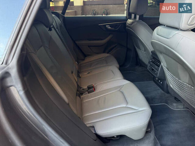 Серый Ауди Q8, объемом двигателя 3 л и пробегом 150 тыс. км за 40900 $, фото 28 на Automoto.ua