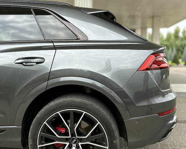 Серый Ауди Q8, объемом двигателя 3 л и пробегом 92 тыс. км за 55000 $, фото 10 на Automoto.ua