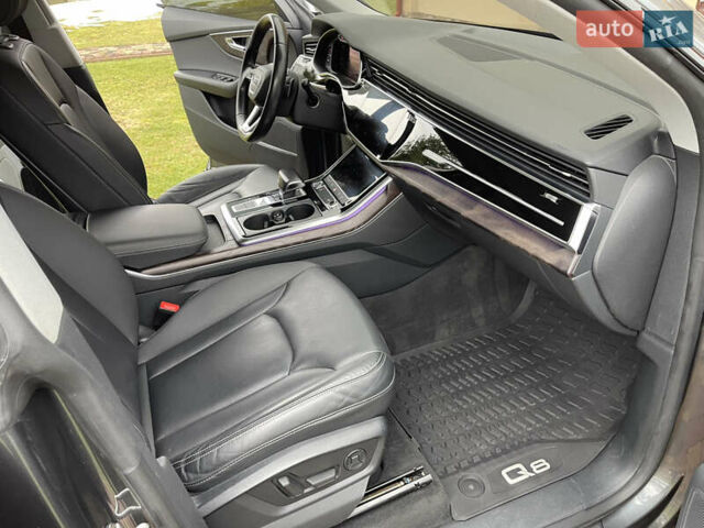 Сірий Ауді Q8, об'ємом двигуна 3 л та пробігом 139 тис. км за 44000 $, фото 31 на Automoto.ua