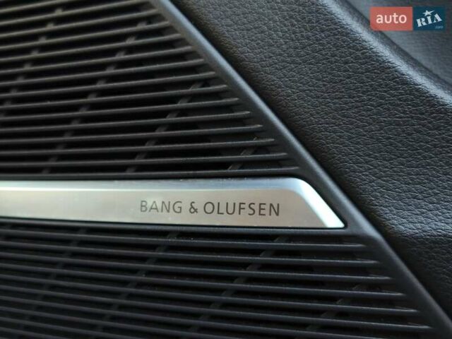 Серый Ауди Q8, объемом двигателя 3 л и пробегом 164 тыс. км за 47500 $, фото 37 на Automoto.ua