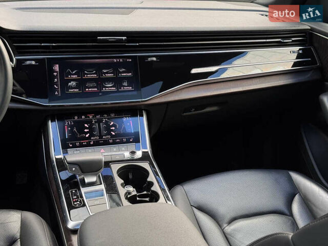 Серый Ауди Q8, объемом двигателя 3 л и пробегом 103 тыс. км за 46500 $, фото 31 на Automoto.ua