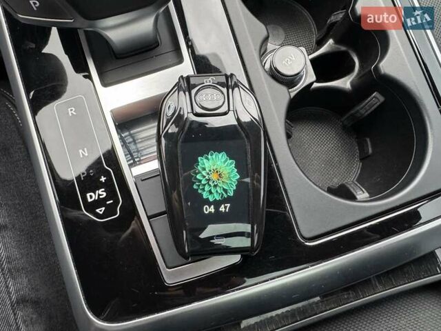 Серый Ауди Q8, объемом двигателя 3 л и пробегом 142 тыс. км за 44900 $, фото 91 на Automoto.ua