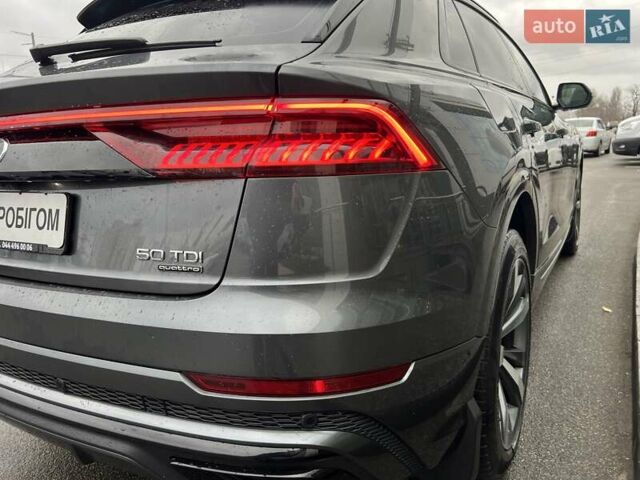 Сірий Ауді Q8, об'ємом двигуна 2.97 л та пробігом 78 тис. км за 65099 $, фото 16 на Automoto.ua