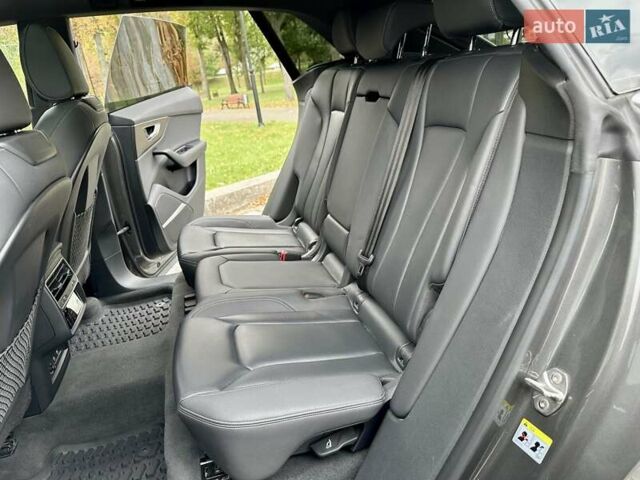 Серый Ауди Q8, объемом двигателя 3 л и пробегом 125 тыс. км за 48999 $, фото 96 на Automoto.ua