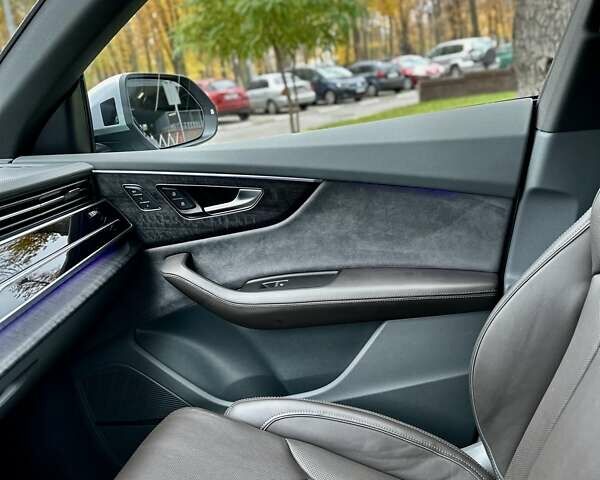 Ауди Q8 2019 в Киеве на Automoto.ua Серый Ауди Q8, объемом двигателя 3 л и пробегом 85 тыс. км за 62000 $, фото 77 на Automoto.ua