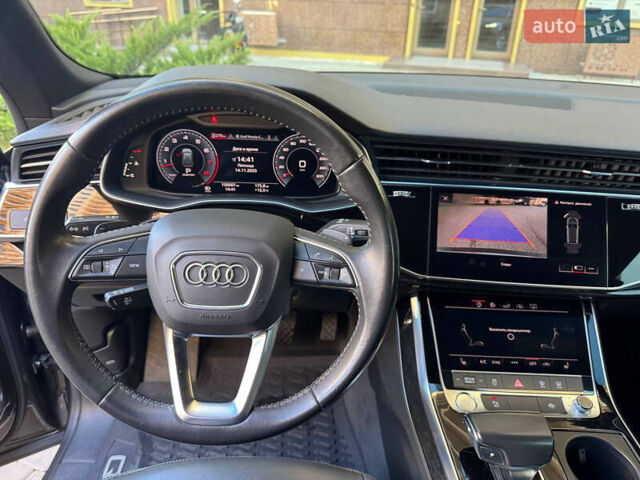 Серый Ауди Q8, объемом двигателя 3 л и пробегом 150 тыс. км за 40900 $, фото 15 на Automoto.ua