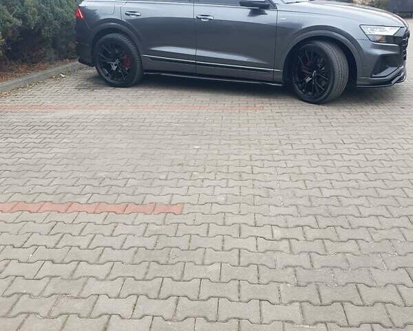 Серый Ауди Q8, объемом двигателя 3 л и пробегом 150 тыс. км за 58000 $, фото 4 на Automoto.ua