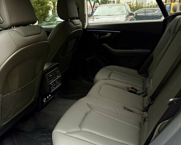 Сірий Ауді Q8, об'ємом двигуна 3 л та пробігом 64 тис. км за 54990 $, фото 21 на Automoto.ua