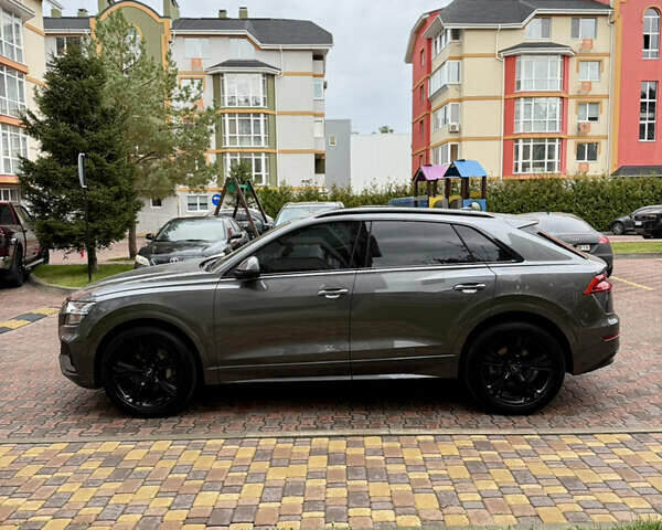 Сірий Ауді Q8, об'ємом двигуна 3 л та пробігом 64 тис. км за 54990 $, фото 5 на Automoto.ua