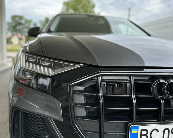 Серый Ауди Q8, объемом двигателя 3 л и пробегом 92 тыс. км за 55000 $, фото 6 на Automoto.ua