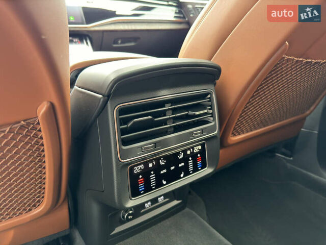 Серый Ауди Q8, объемом двигателя 2.97 л и пробегом 120 тыс. км за 75900 $, фото 15 на Automoto.ua