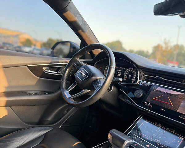 Серый Ауди Q8, объемом двигателя 3 л и пробегом 97 тыс. км за 48500 $, фото 11 на Automoto.ua
