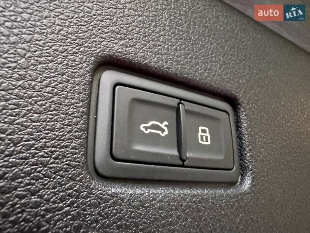 Серый Ауди Q8, объемом двигателя 3 л и пробегом 87 тыс. км за 49999 $, фото 54 на Automoto.ua