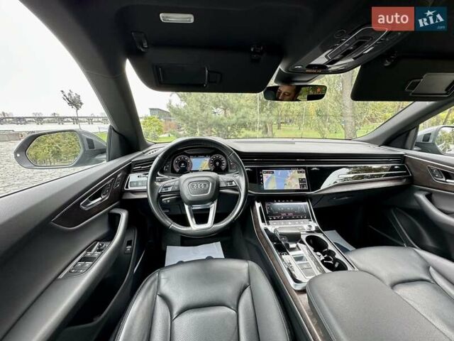 Серый Ауди Q8, объемом двигателя 3 л и пробегом 125 тыс. км за 48999 $, фото 129 на Automoto.ua