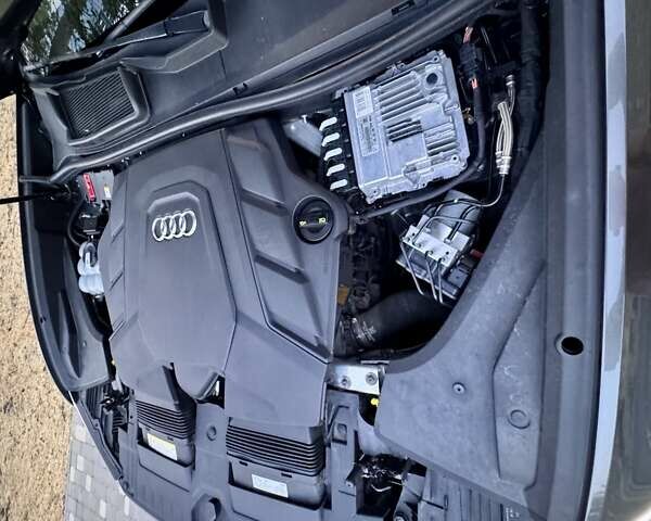 Серый Ауди Q8, объемом двигателя 3 л и пробегом 87 тыс. км за 49999 $, фото 49 на Automoto.ua