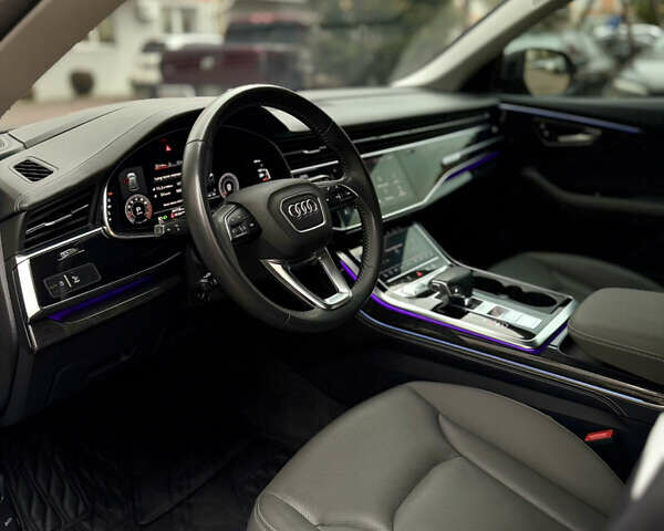 Сірий Ауді Q8, об'ємом двигуна 3 л та пробігом 64 тис. км за 54990 $, фото 18 на Automoto.ua