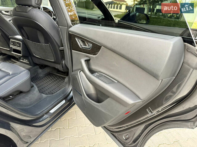 Серый Ауди Q8, объемом двигателя 3 л и пробегом 91 тыс. км за 58000 $, фото 32 на Automoto.ua