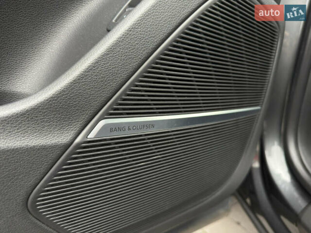 Серый Ауди Q8, объемом двигателя 3 л и пробегом 127 тыс. км за 47999 $, фото 34 на Automoto.ua