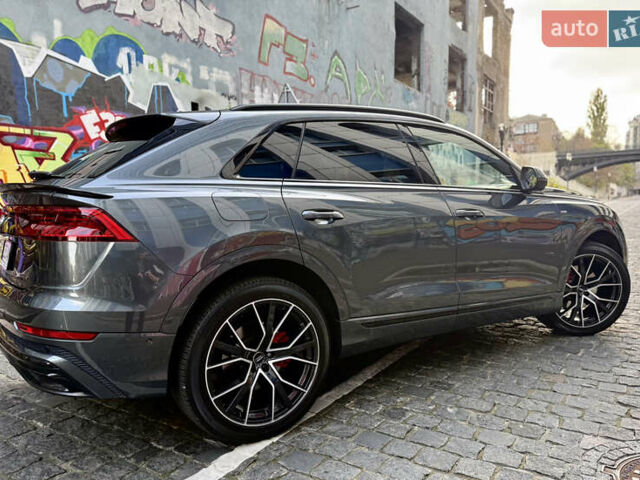 Серый Ауди Q8, объемом двигателя 3 л и пробегом 95 тыс. км за 57000 $, фото 4 на Automoto.ua