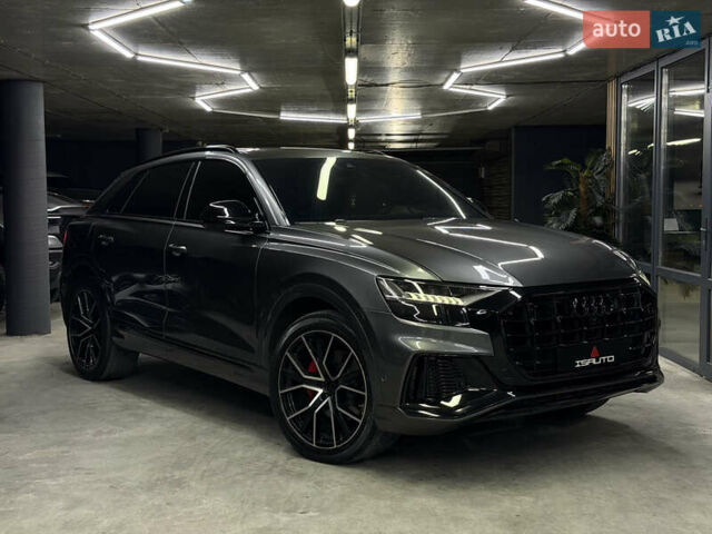 Серый Ауди Q8, объемом двигателя 3 л и пробегом 84 тыс. км за 53000 $, фото 1 на Automoto.ua