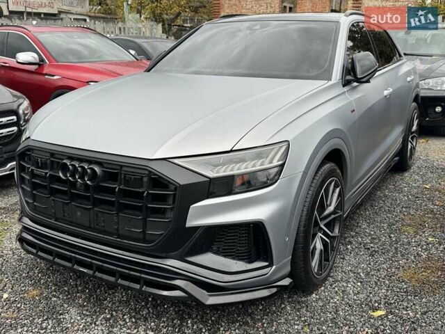 Серый Ауди Q8, объемом двигателя 3 л и пробегом 142 тыс. км за 44900 $, фото 2 на Automoto.ua