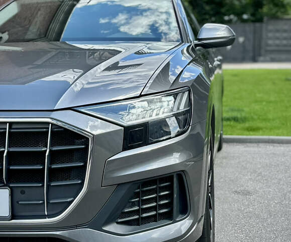 Сірий Ауді Q8, об'ємом двигуна 3 л та пробігом 140 тис. км за 54500 $, фото 11 на Automoto.ua